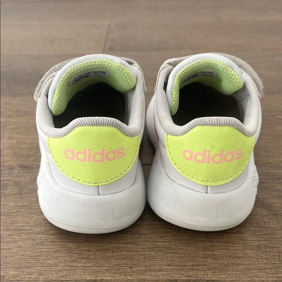 Adidas Bubble Sneakers Toddler Size 7 - Picture 2 of 6